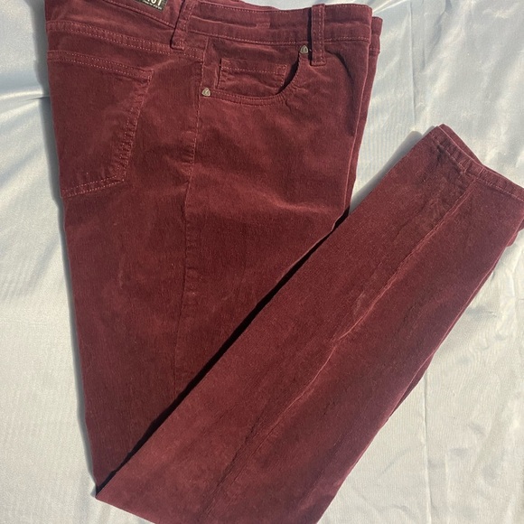 Kut from the Kloth Red Straight Leg Jeans - Picture 14 of 16